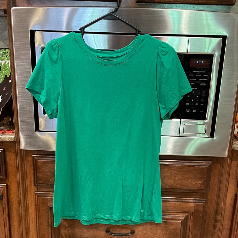 Crown & Ivy Vibrant Green Short Sleeve Tee